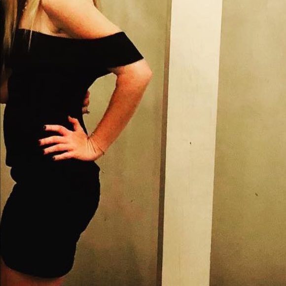 Black express off the shoulder top - Picture 4 of 4